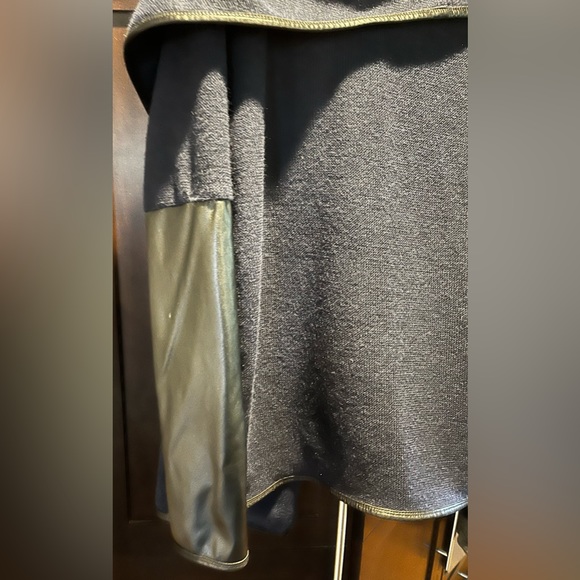 Papillon Sweater Navy Blue Large - Picture 4 of 4